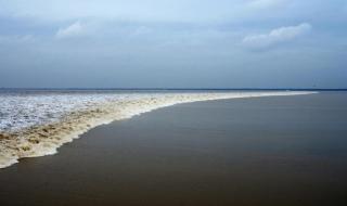 钱塘江涨潮时间 钱塘江涨潮时间